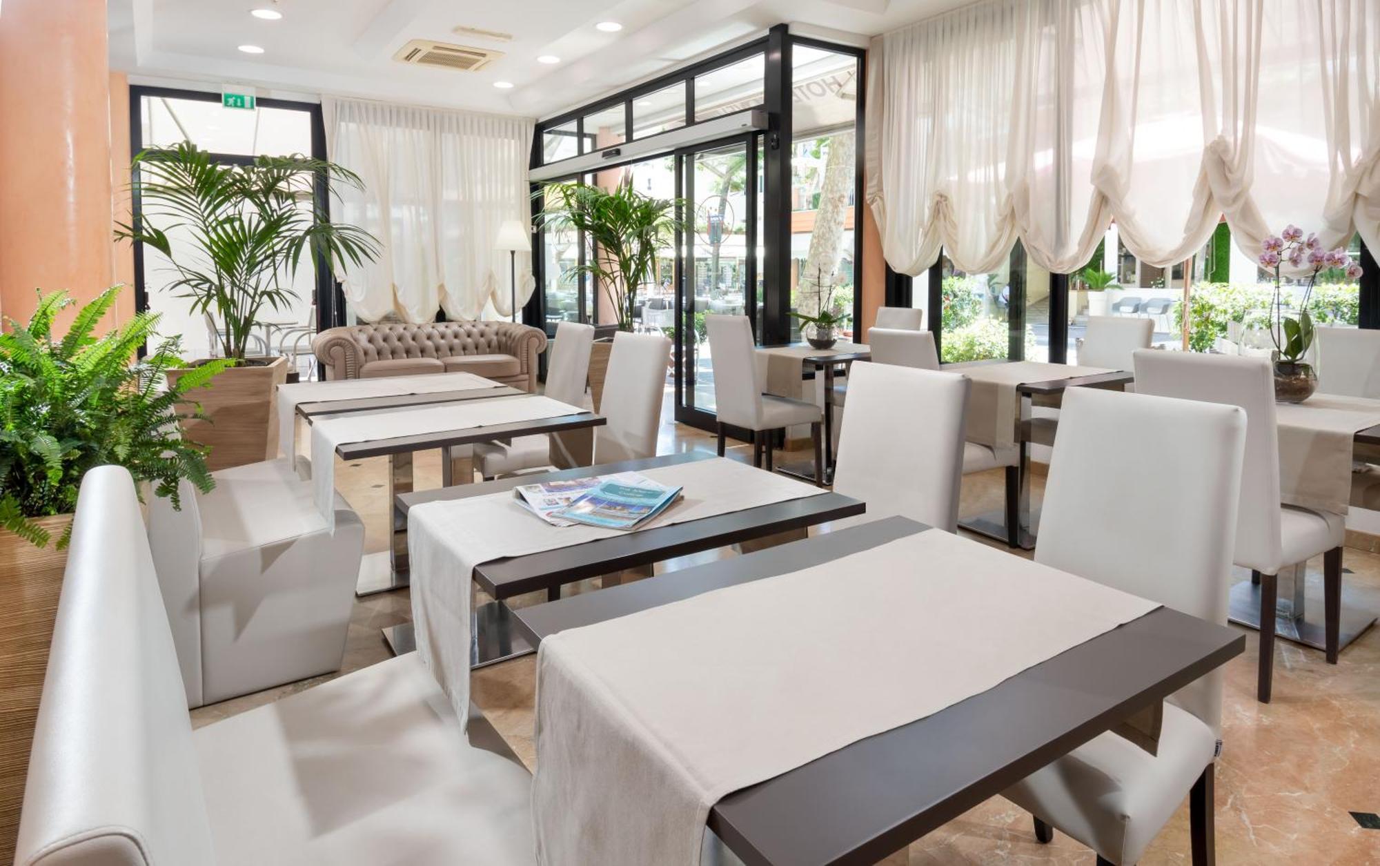 Hotel Novella Misano Adriatico Eksteriør bilde