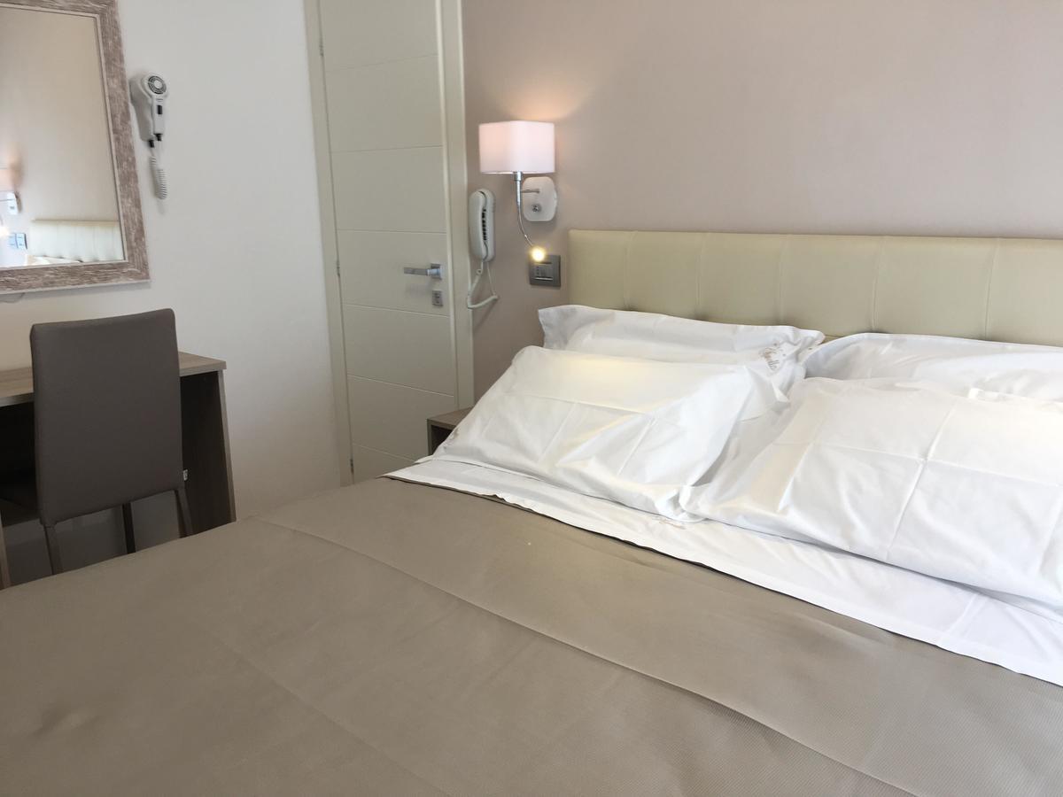 Hotel Novella Misano Adriatico Eksteriør bilde
